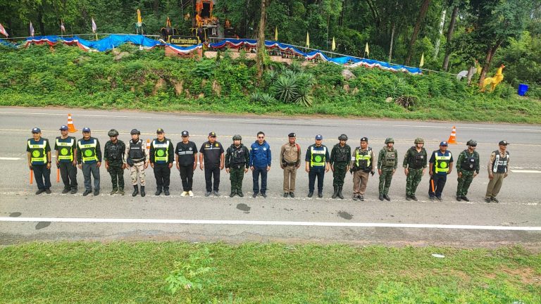 Work-สถานีตำรวจภูธรตาพระยาได้ร่วมกับฝ่ายปกครอง-ทหาร,ชุดชรบ.บ้านตาพระยาตามแนวนโยบายนายกรัฐมนตรี 9 ข้อ